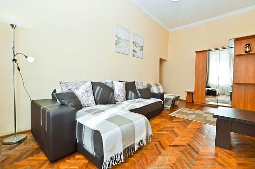 Two-room apartment near the Palace Square.