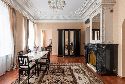 Apartment "Near the Palace Square with a fireplace"